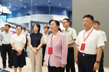 江西省人大常委会副主任张伟到富邦娱乐九江公司调研